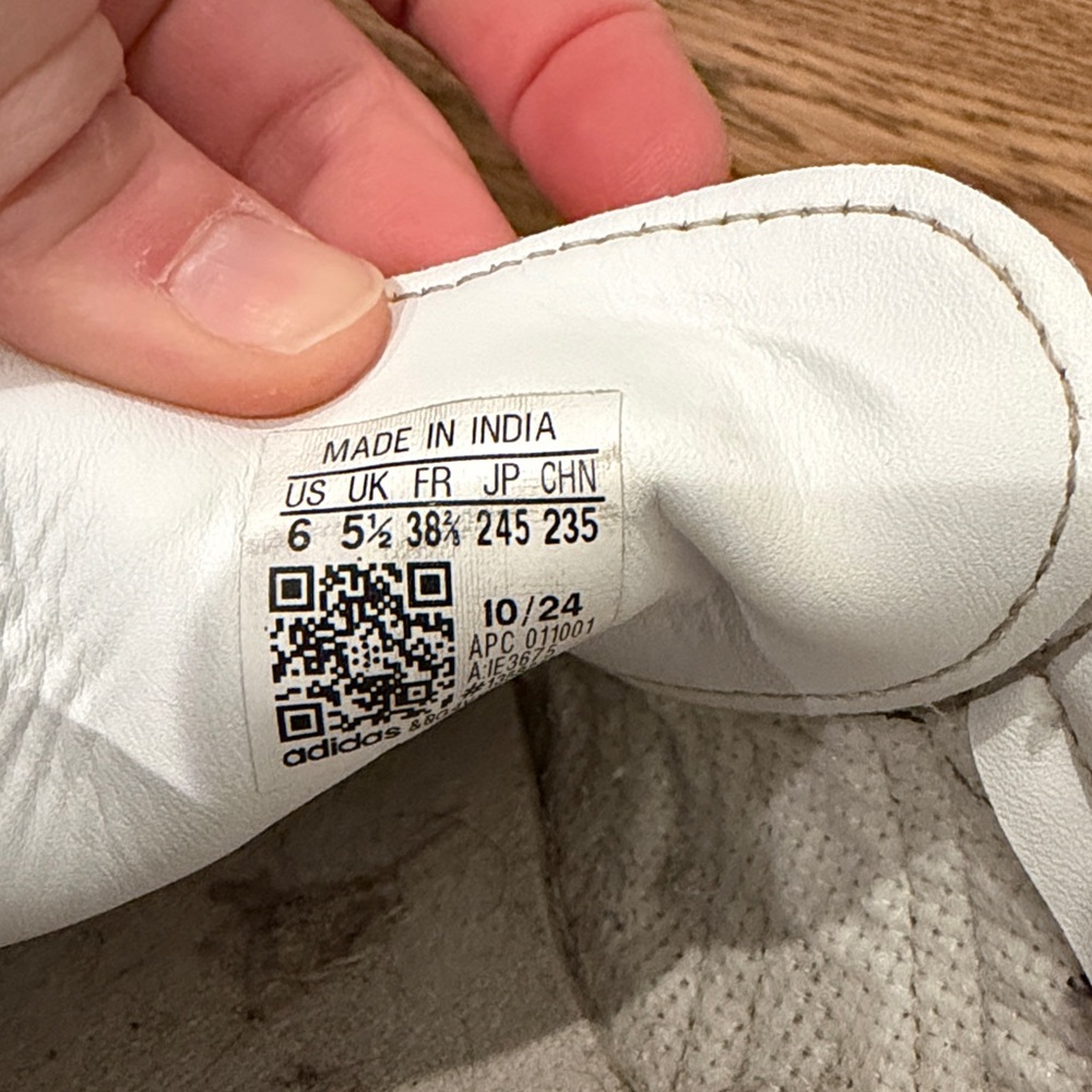 Adidas White and Black Classic samba Sneakers - Picture 2 of 8